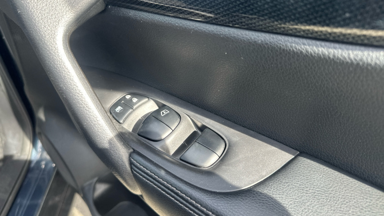 Nissan X-Trail 1.6 dCi N-Vision 5dr Diesel Station Wagon